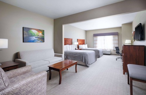 Arcola Hotel | Green Mill Village Hotel & Suites, BW Signature Collection