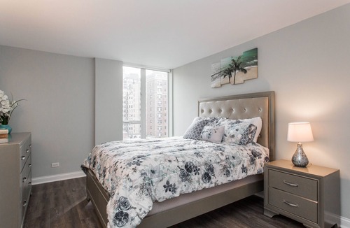 Streeterville Condo | GROUP LUX in Gold Coast FULL FLOOR 4bd/4ba+Parking