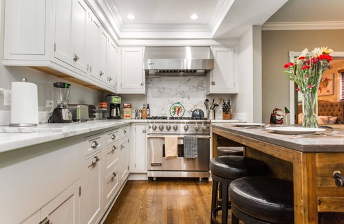 Old Town House | GROUP LUX in Old Town 4bd/3ba (+Rooftop/Parking)