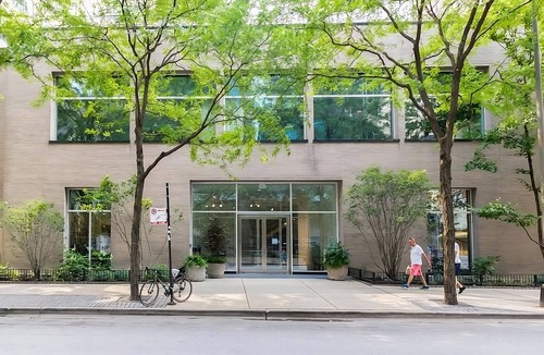 Downtown Chicago House | Group Vacation! 2 Spacious Units Near Oak Street Beach! Onsite Parking!