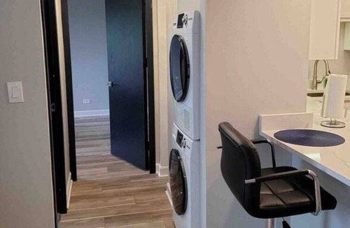 Rockford Apartment | GYM, Pool, Free Parking, High speed internet