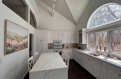 Hampton Bays House | Hampton Bays 6 bed/5 bath large secluded property