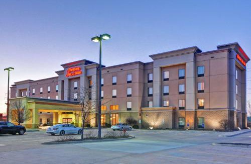 Orange Prairie Hotel | Hampton Inn and Suites Peoria at Grand Prairie
