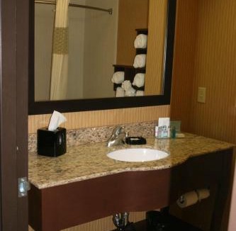 Peru Hotel | Hampton Inn and Suites Peru