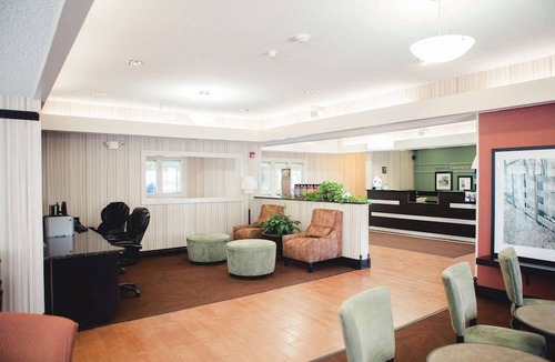 Bloomington Hotel | Hampton Inn Bloomington West