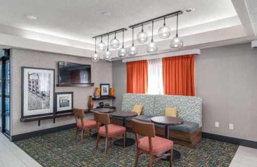 Bloomington Hotel | Hampton Inn Bloomington West