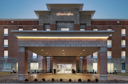 Champaign Hotel | Hampton Inn Champaign Southwest