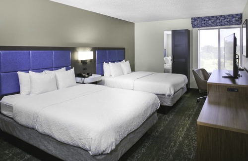 Elgin Hotel | Hampton Inn Chicago Elgin/I-90