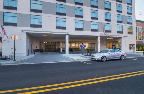 Rogers Park Hotel | Hampton Inn Chicago North-Loyola Station, Il