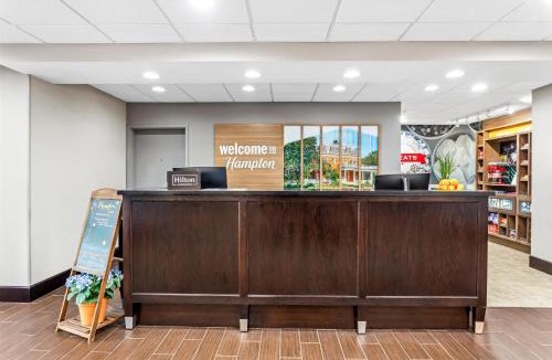 DeKalb Hotel | Hampton Inn Dekalb - Near the University