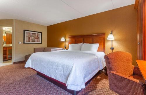 East Peoria Hotel | Hampton Inn East Peoria