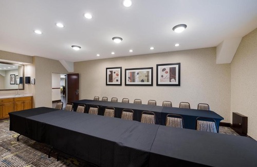 Marshall Hotel | Hampton Inn Marshall
