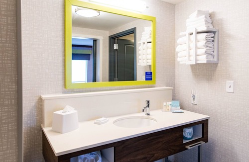 Paris Hotel | Hampton Inn Paris
