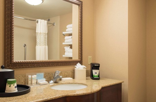Normal Hotel | Hampton Inn & Suites Bloomington - Normal