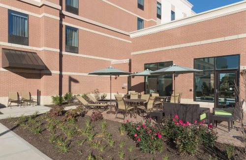 Schaumburg Hotel | Hampton Inn & Suites by Hilton Chicago Schaumburg IL
