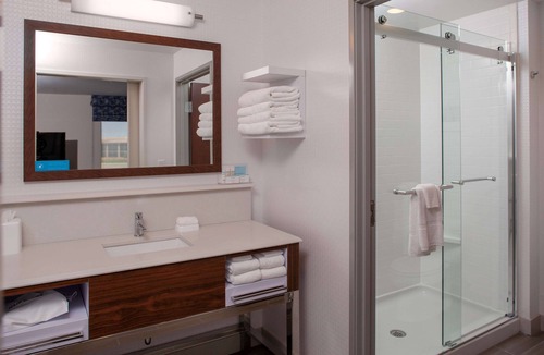 Burr Ridge Hotel | Hampton Inn & Suites Chicago-Burr Ridge
