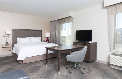 Schaumburg Hotel | Hampton Inn & Suites Chicago Schaumburg