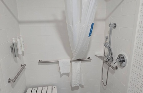 Deer Park Hotel | Hampton Inn & Suites Chicago Deer Park