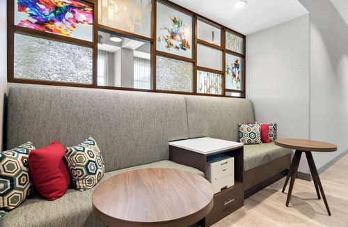 Illinois Medical District Hotel | Hampton Inn & Suites Chicago Medical District UIC