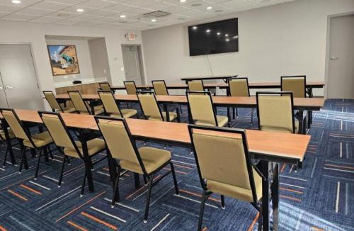 Deer Park Hotel | Hampton Inn & Suites Chicago Deer Park