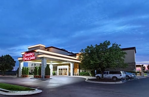 Aurora Hotel | Hampton Inn & Suites Chicago/Aurora