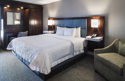 Lincolnshire Hotel | Hampton Inn & Suites Lincolnshire