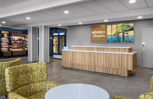 Quad Cities Hotel | Hampton Inn & Suites Moline-Quad City Int'l Aprt