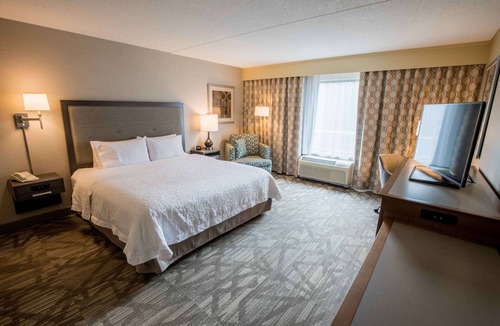 Lochmere Hotel | Hampton Inn & Suites Tilton