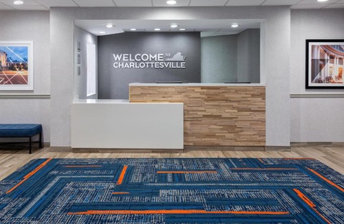 Charlottesville Hotel | Hampton Inn & Suites Charlottesville at the University