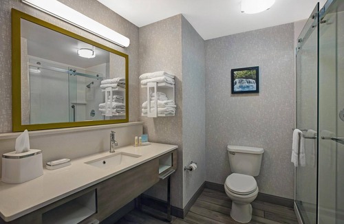 Westfield Hotel | Hampton Inn Westfield