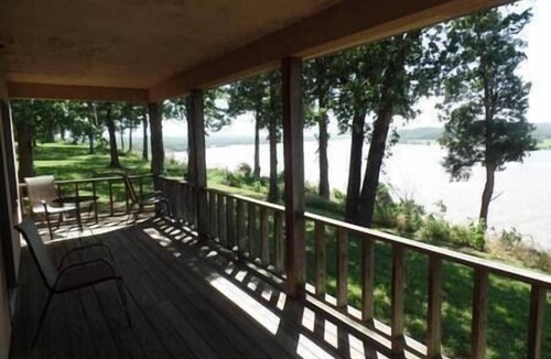 Golconda House | Handicap Accessible Two Bedroom Bungalow w/Full Kitchen