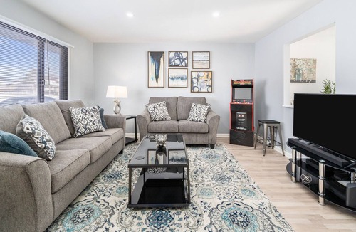 Bloomingdale House | Hanover Park Rental