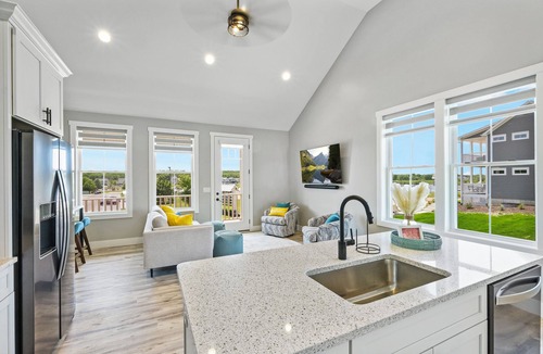 Ottawa House | Harbor me Away 3bed 2.5 bath