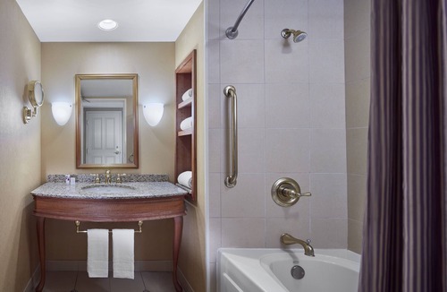 Metropolis Hotel | Harrah's Metropolis Hotel & Casino