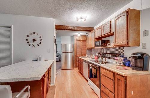 Harrisburg House | Harrisburg Home w/Private Yard + Screened Porch!
