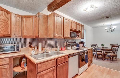 Harrisburg House | Harrisburg Home with Private Yard and Screened Porch!