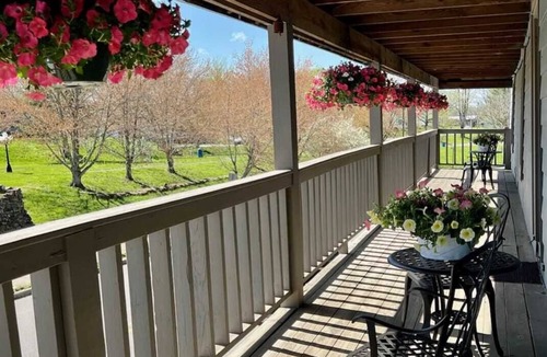 Alto Pass Apartment | Havisham House Suite 88 - 3 bedroom, 2 bath, wine trail, bourbon bar -Alto Pass