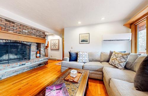 Pittsfield House | Hawk 1