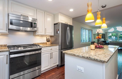 McHenry House | Heart of the Fox River House
