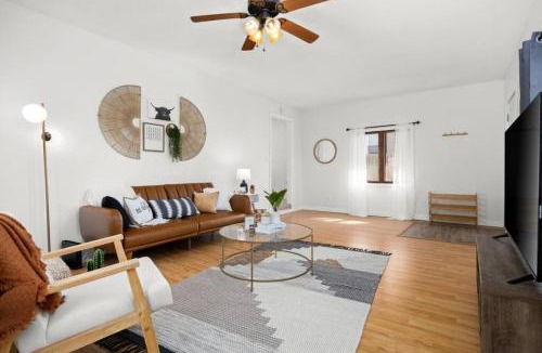 Peoria Heights House | Heights Records - a trendy 2BD