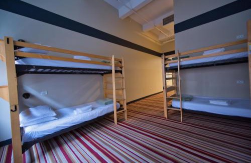 The Loop Hostel | HI Chicago Hostel