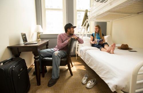 The Loop Hostel | HI Chicago Hostel