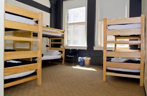 The Loop Hostel | HI Chicago Hostel
