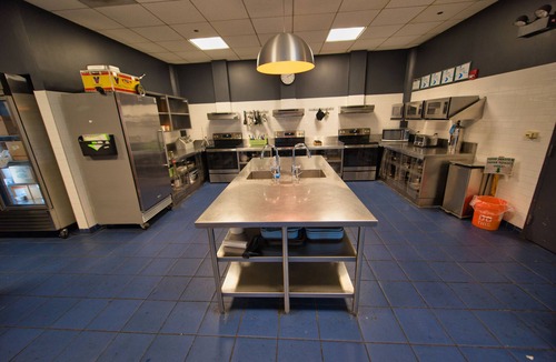 The Loop Hostel | HI Chicago Hostel