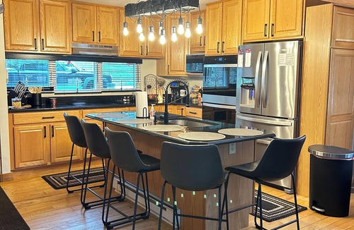 Hidden Valley House | Hidden Valley Rustic Retreat with Hot Tub and Pet-Friendly