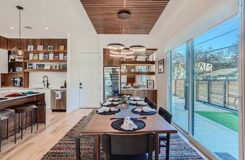 Chestnut House | High End 4 BDRM Downtown Home w/POOL Close to Hot Spots!