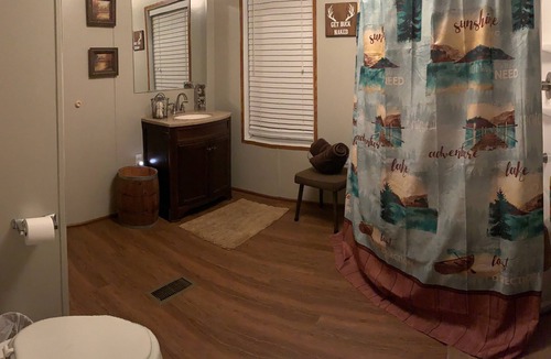 Murphysboro Cottage | Hilltop Cottage
