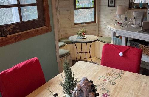 Nauvoo Cottage | Hilltop Cottage