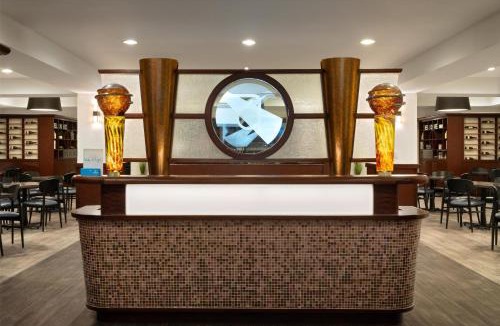 O'Hare Hotel | Hilton Chicago O'Hare Airport