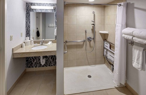 Warrenville Hotel | Hilton Garden Inn Naperville/Warrenville